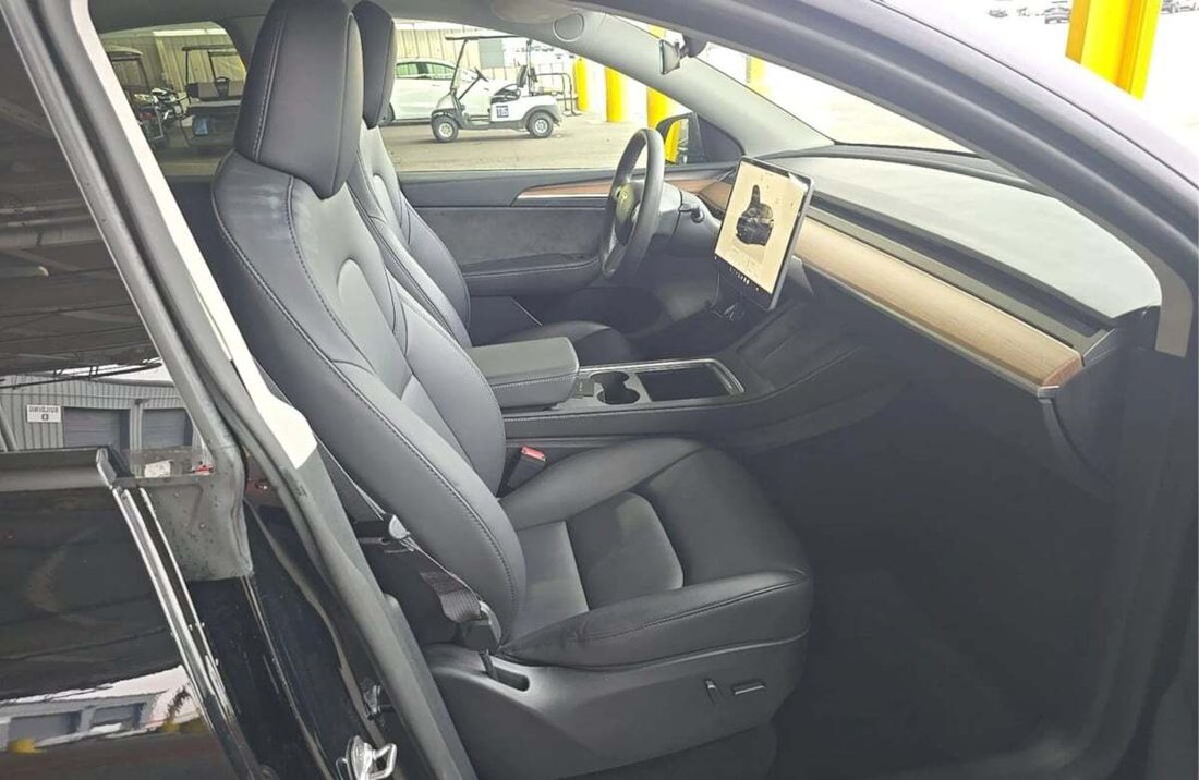 Suv in Newport Beach, CA, United States 5 - 18412278