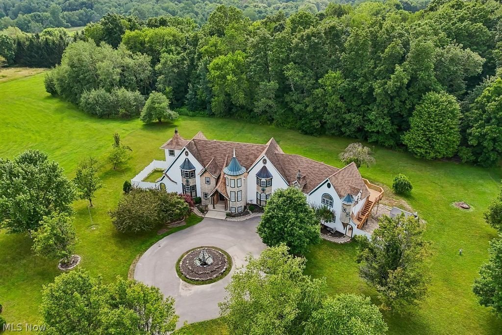 House in Burton, Ohio, United States 1 - 18410568