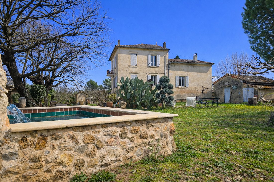 Villa in La Motte, Provence-Alpes-Côte d'Azur, France 1 - 18405962
