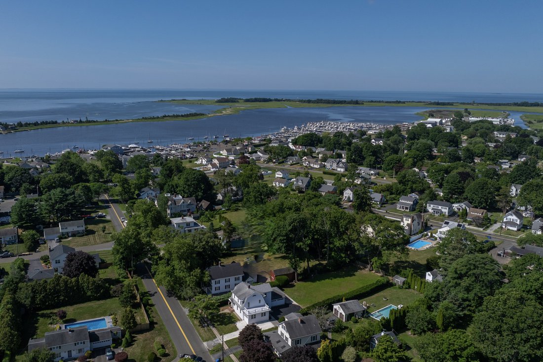 House in Clinton, Connecticut, United States 5 - 18416548
