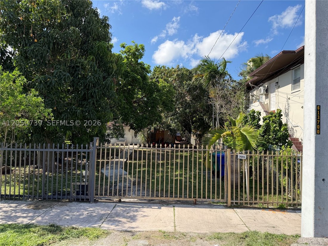 House in Miami, Florida, United States 1 - 18414834