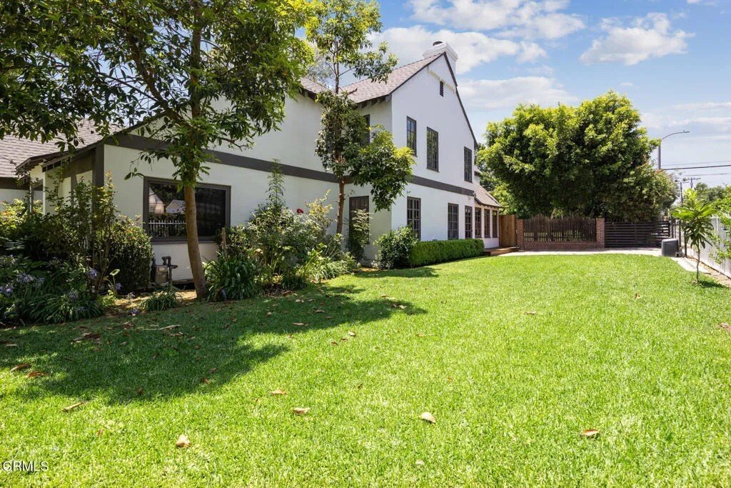 House in Altadena, California, United States 1 - 18408423