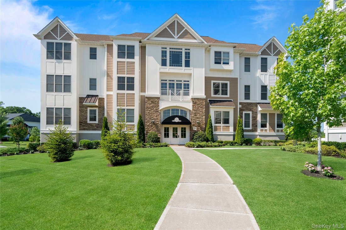 Condo in Plainview, New York, United States 1 - 18408665