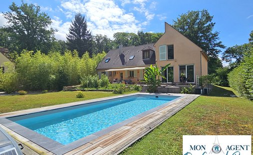Villa in Bonnelles, Ile-de-France, France 1