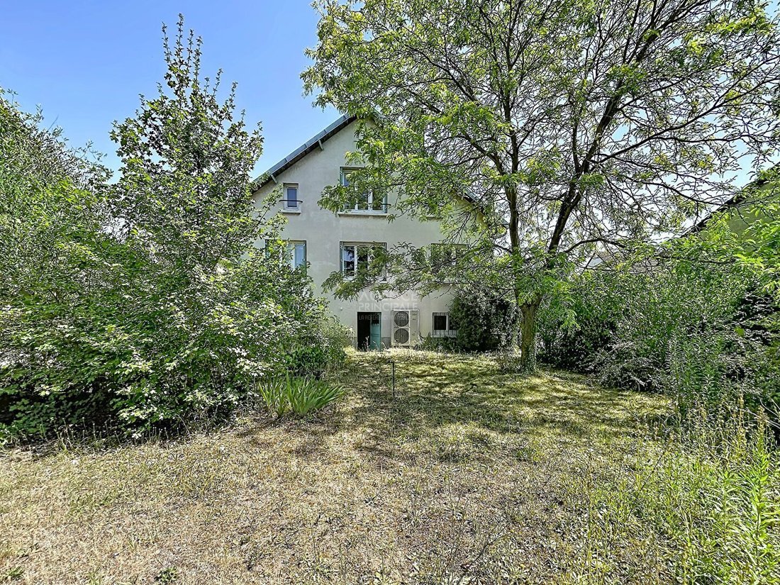 House in Chatou, Ile-de-France, France 1 - 18404020