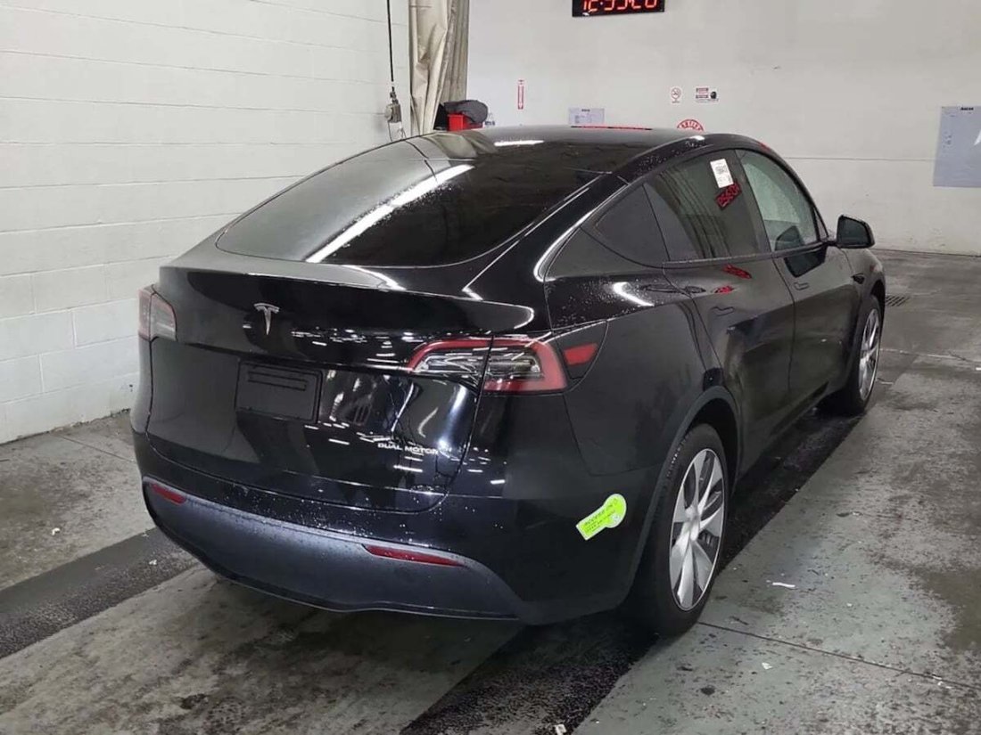 Suv in Newport Beach, CA, United States 4 - 18412268