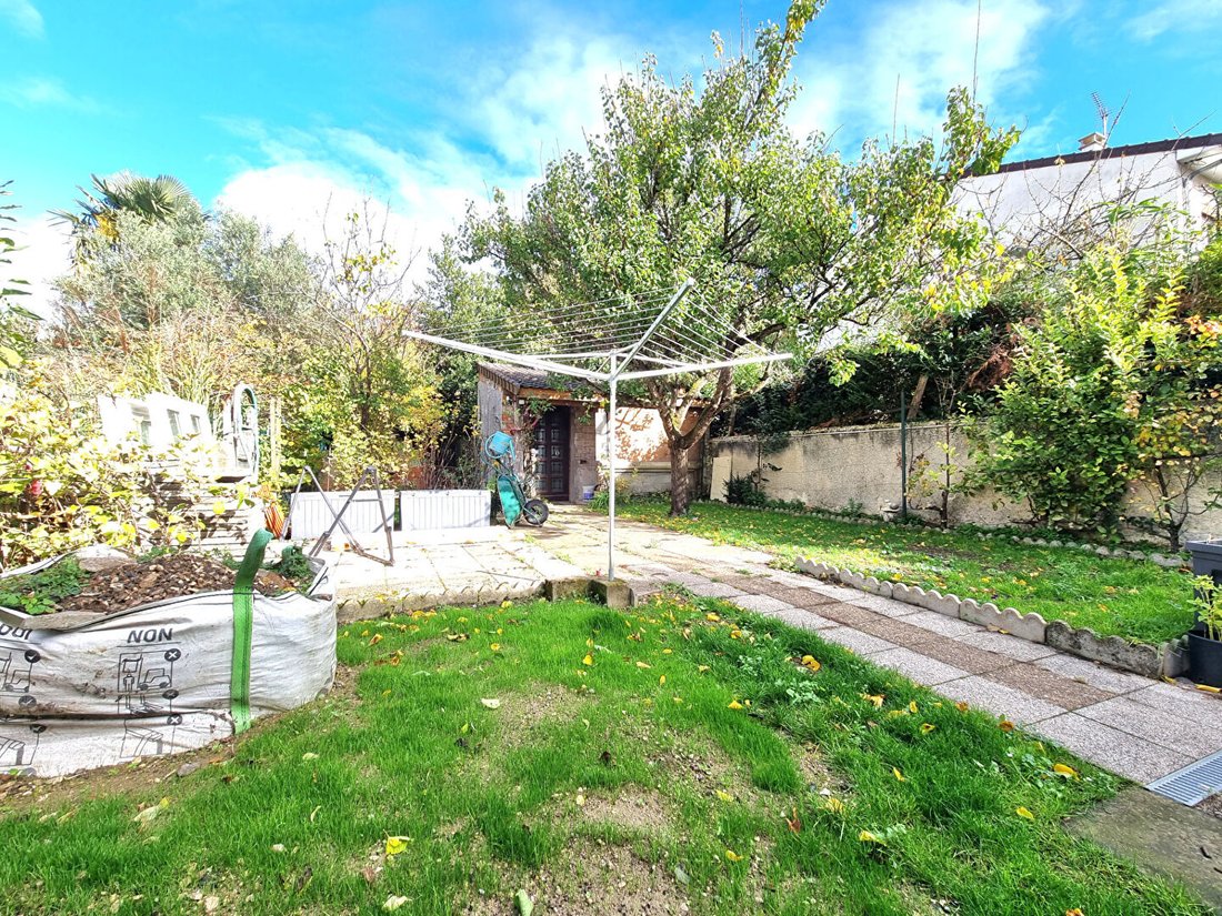 House in Fontenay-sous-Bois, Ile-de-France, France 5 - 17894124