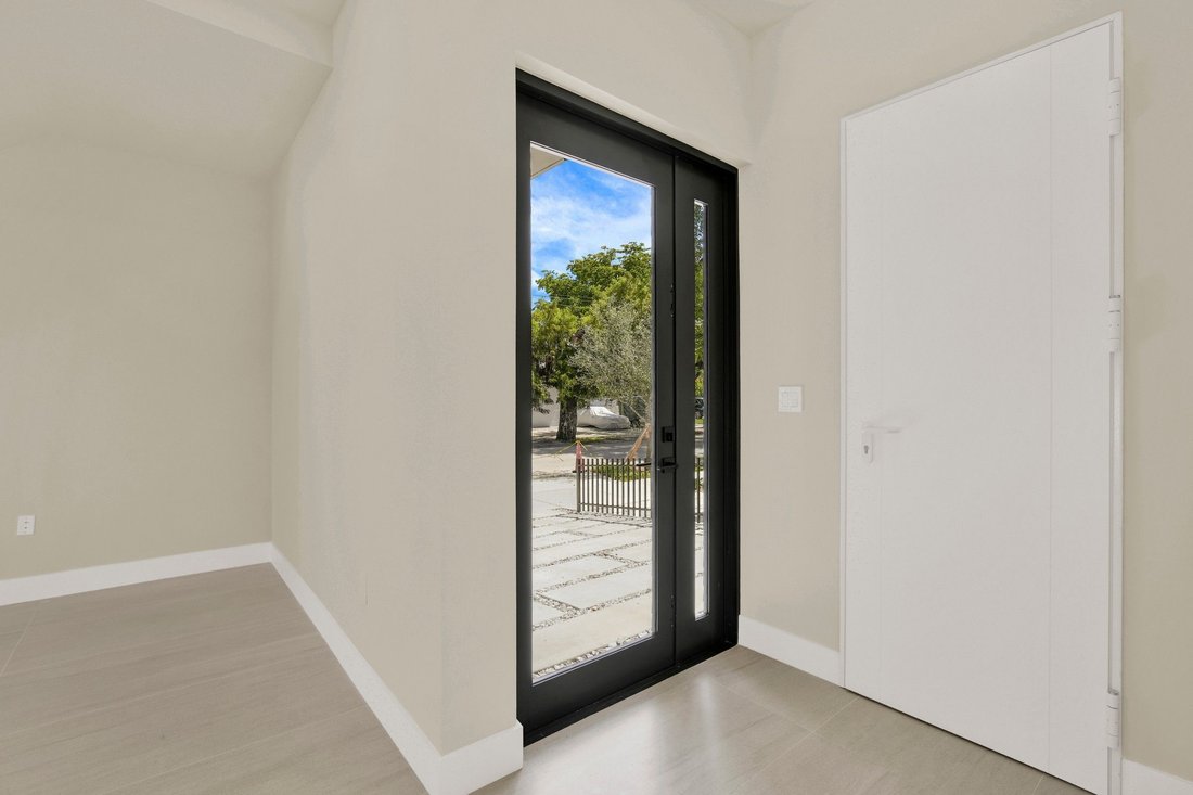 Condo in Miami, Florida, United States 4 - 18412539