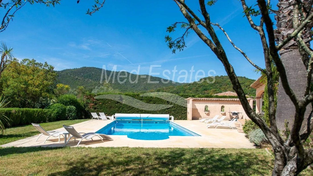 Villa in Le Plan-de-la-Tour, Provence-Alpes-Côte d'Azur, France 1 - 18418564