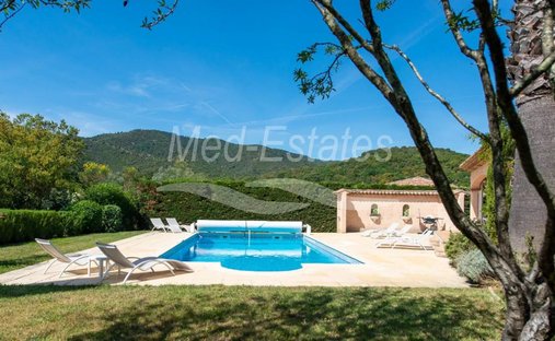 Villa in Le Plan-de-la-Tour, Provence-Alpes-Côte d'Azur, France 1