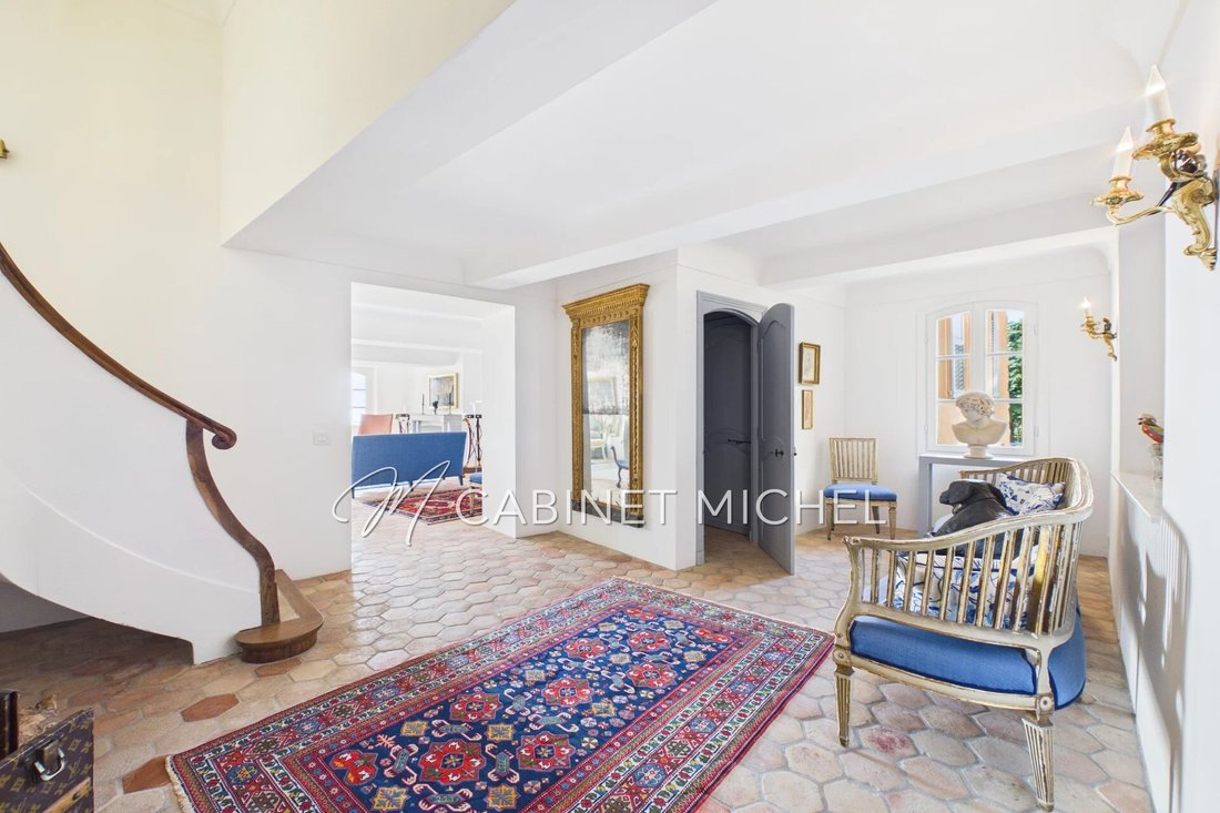 Villa in Châteauneuf-Grasse, Provence-Alpes-Côte d'Azur, France 2 - 18403974