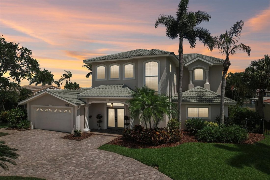 House in St. Petersburg, Florida, United States 1 - 18403944