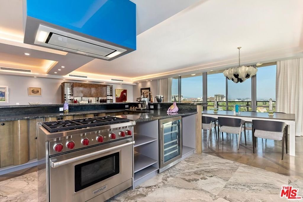 Condo in Beverly Hills, California, United States 3 - 18419337