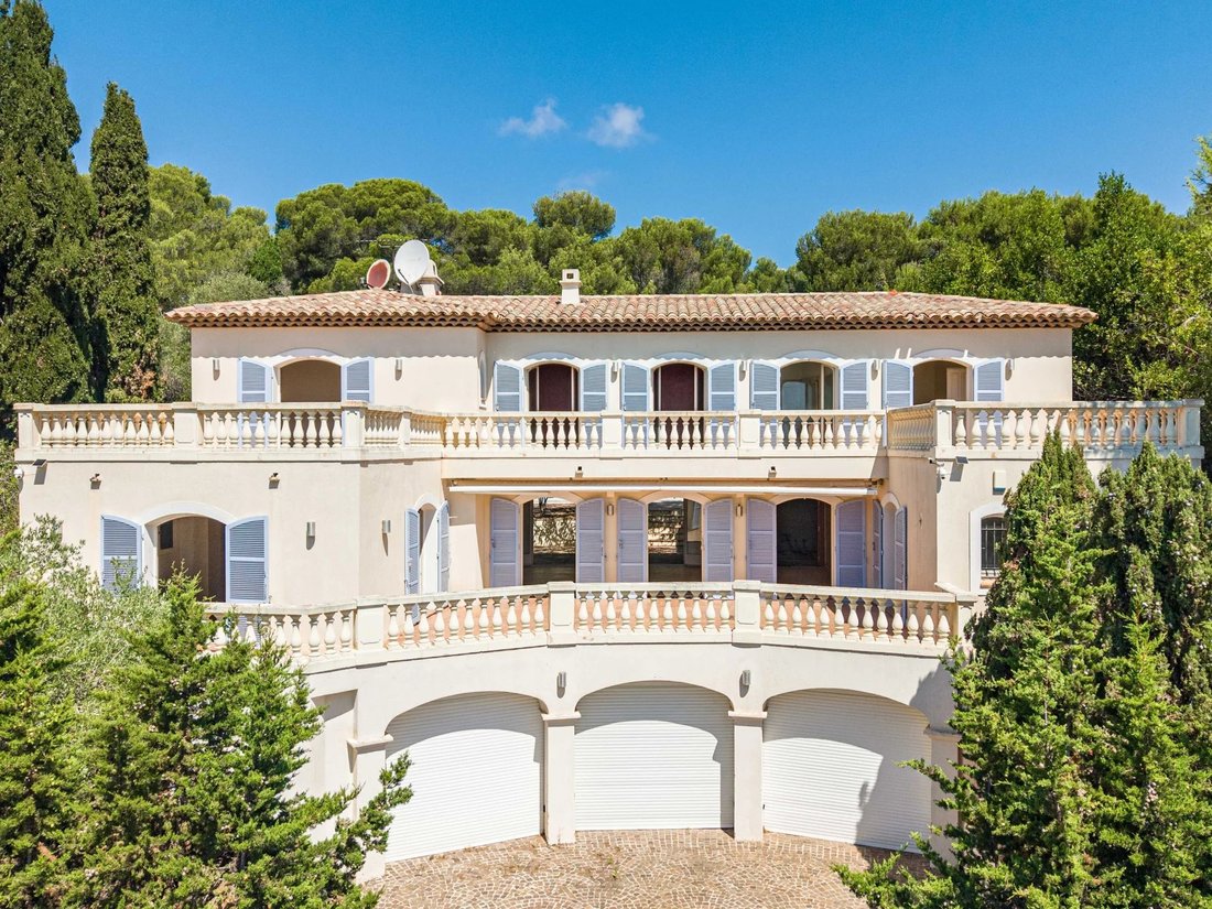 Villa in Saint-Jean-Cap-Ferrat, Provence-Alpes-Côte d'Azur, France 1 - 18415212