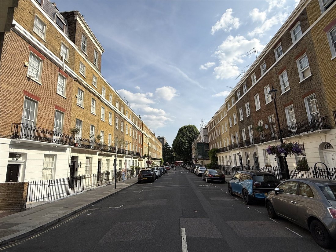 House in Hyde Park, Westminster, England 2 - 18415765