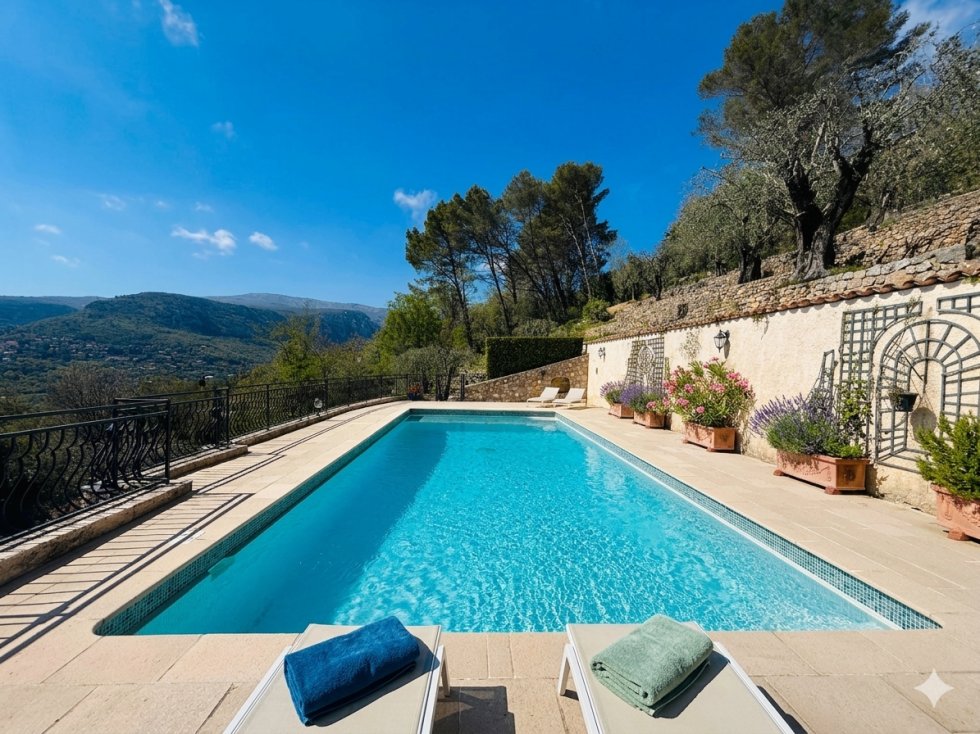 Villa in Tourrettes-sur-Loup, Provence-Alpes-Côte d'Azur, France 1 - 18404196