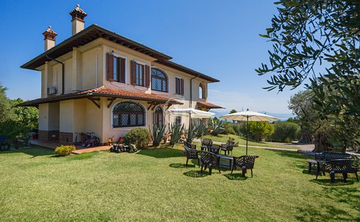 Villa in Maguzzano, Lonato del Garda, Lombardy 1
