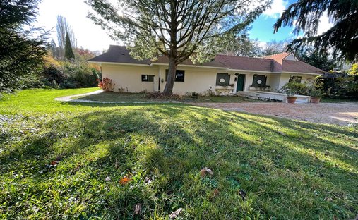 Villa in Droue-sur-Drouette, Centre-Val de Loire, France 1