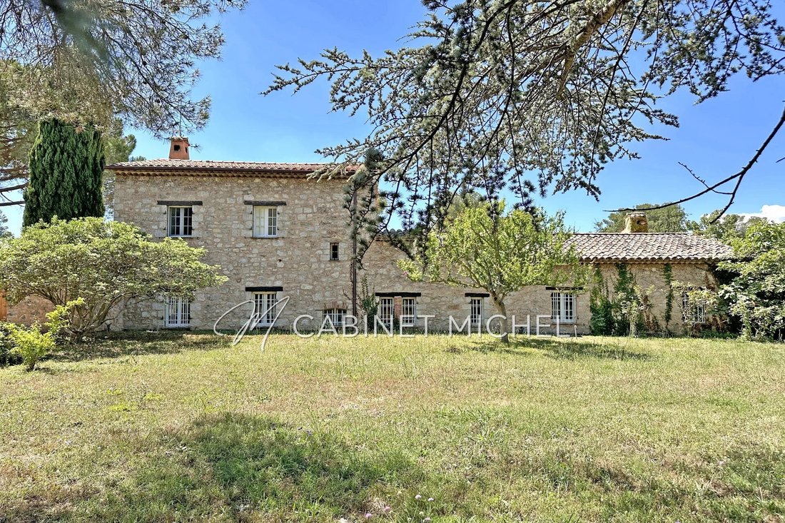 Villa in Le Rouret, Provence-Alpes-Côte d'Azur, France 3 - 18403833
