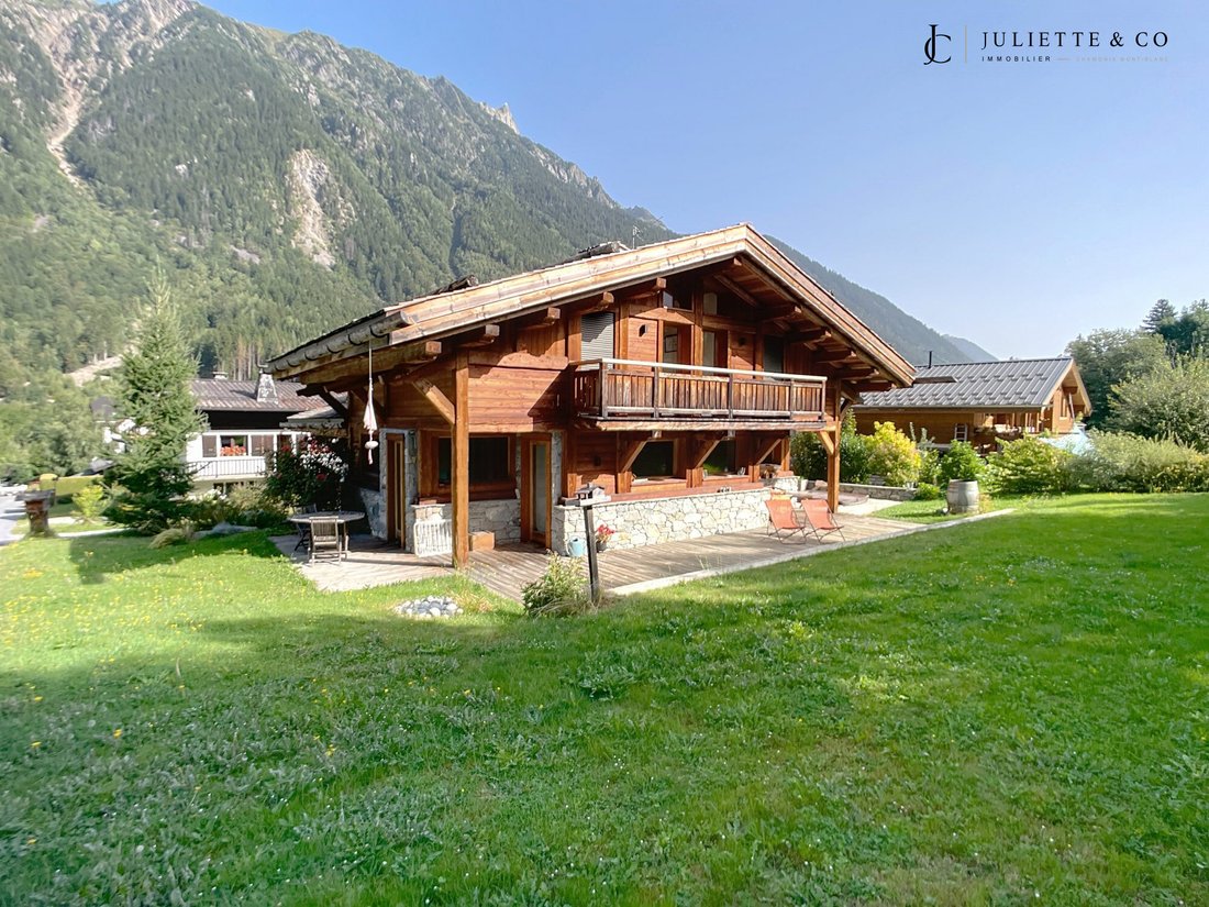 Chalet in Chamonix-Mont-Blanc, Auvergne-Rhône-Alpes, France 2 - 18012294