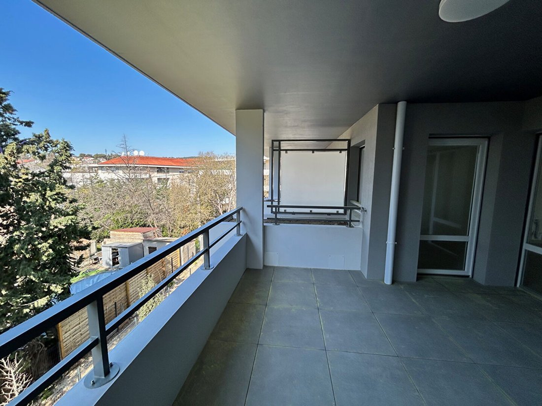 Apartment in Saint Loup, 10e Arrondissement, Marseille 2 - 18405672