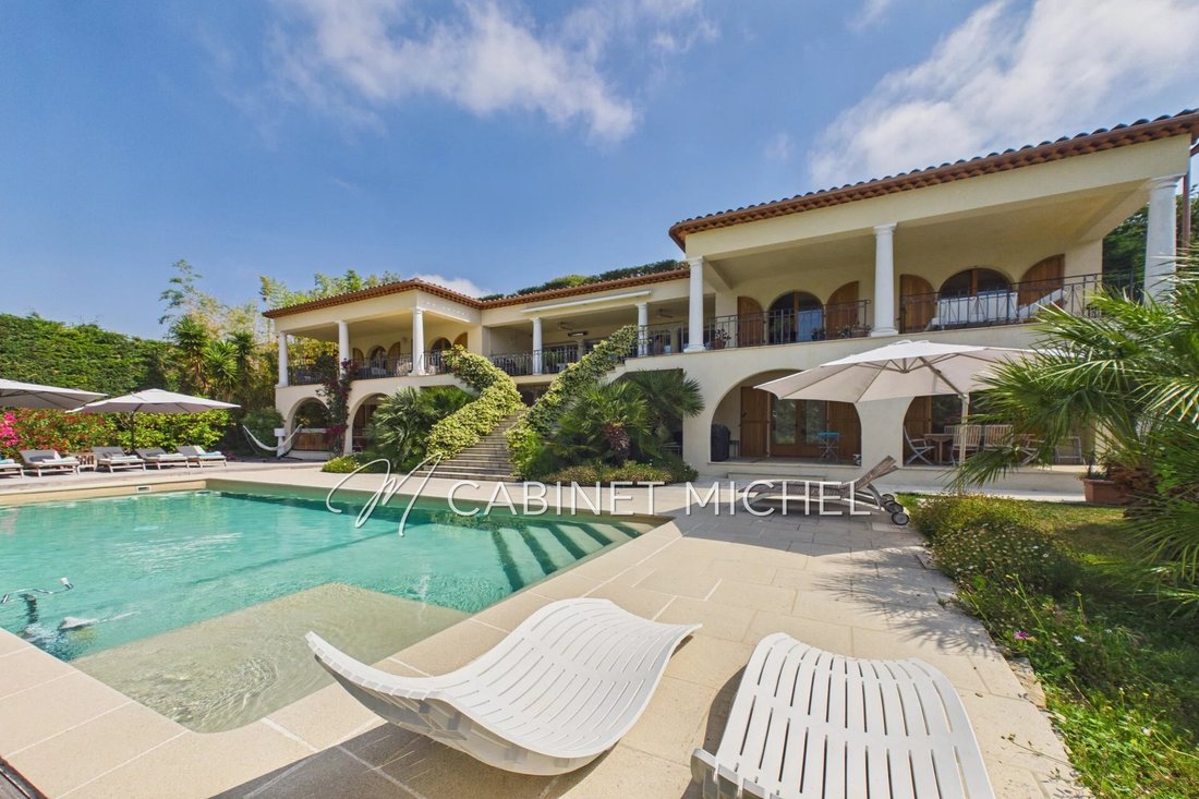 Villa in Le Rouret, Provence-Alpes-Côte d'Azur, France 4 - 18404036