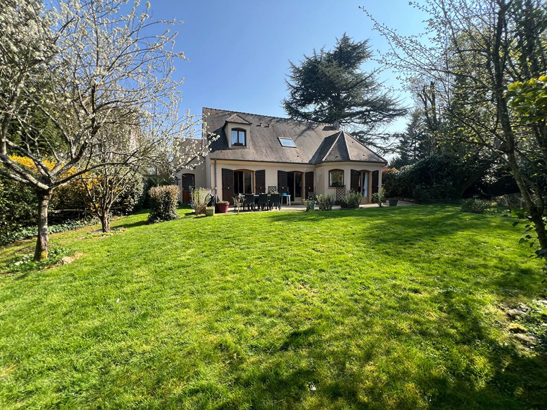 Villa in Thoiry, Ile-de-France, France 1 - 18405608