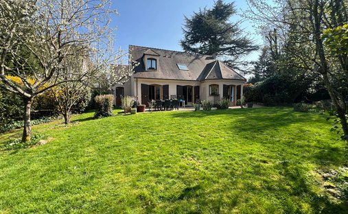 Villa in Thoiry, Ile-de-France, France 1