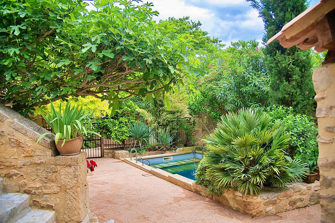 Villa in Uzès, Occitania, France 3 - 18405671