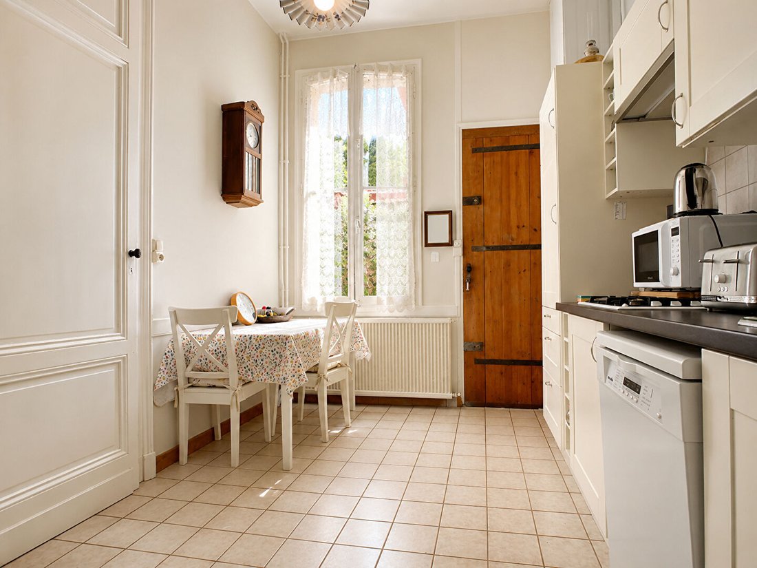 Villa in Le Bourg-Le Vieux Bourg, Lormont, France 5 - 18198490