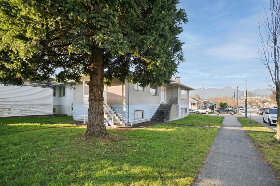 House in Vancouver, British Columbia, Canada 4 - 18410546