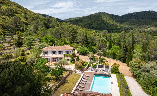 House in L'Enclos, Solliès-Pont, France 1