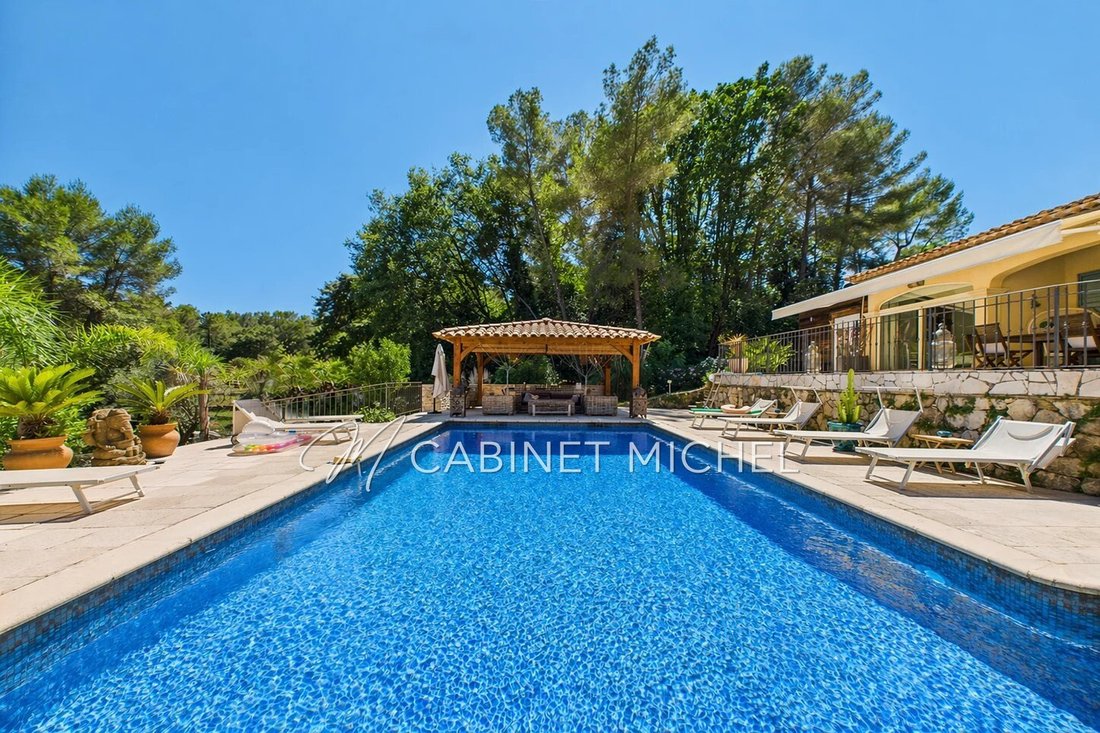 Villa in Le Rouret, Provence-Alpes-Côte d'Azur, France 3 - 18403917