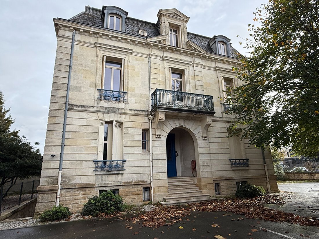 Villa in La Castagne-La Ferrade, Begles, France 1 - 18405730