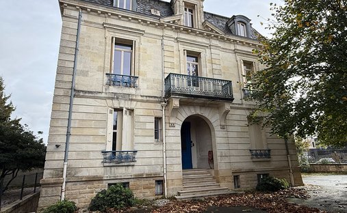 Villa in La Castagne-La Ferrade, Begles, France 1