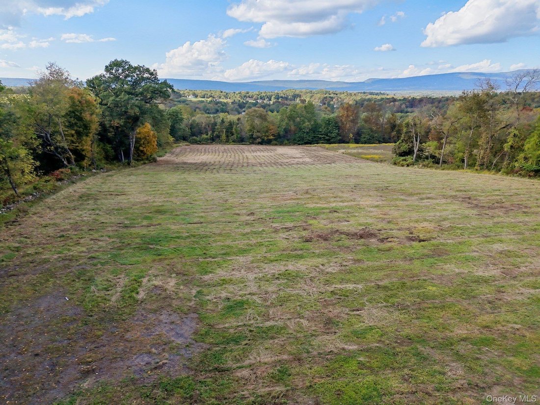 Pine Bush, New York, United States 5 - 18408947