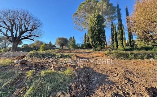 Land in Valbonne, Provence-Alpes-Côte d'Azur, Frankreich 1