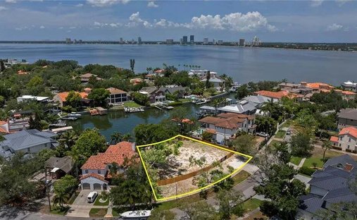 Land in Tampa, Florida, United States 1