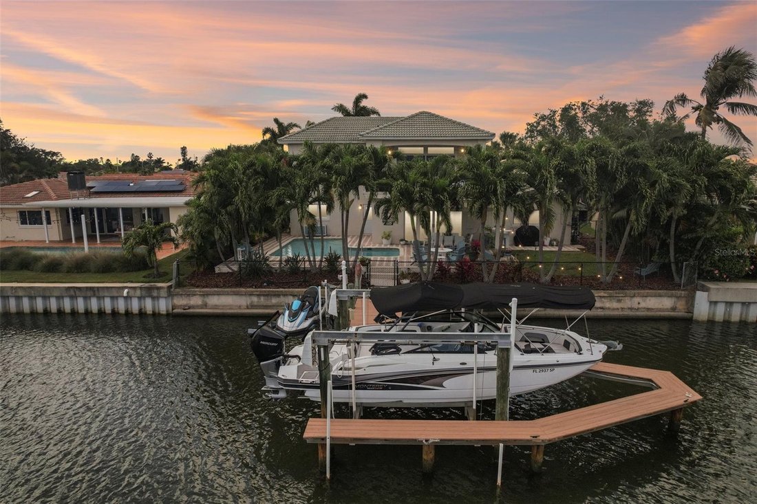 House in St. Petersburg, Florida, United States 2 - 18403944