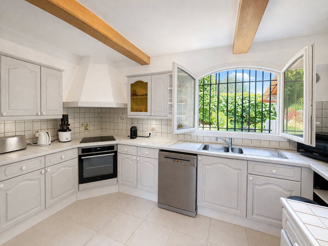 Villa in Tourrettes-sur-Loup, Provence-Alpes-Côte d'Azur, France 5 - 18404232