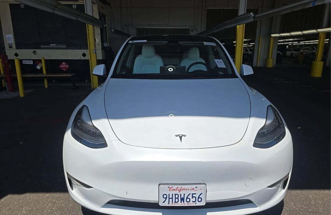 Suv in Newport Beach, CA, United States 5 - 18412272