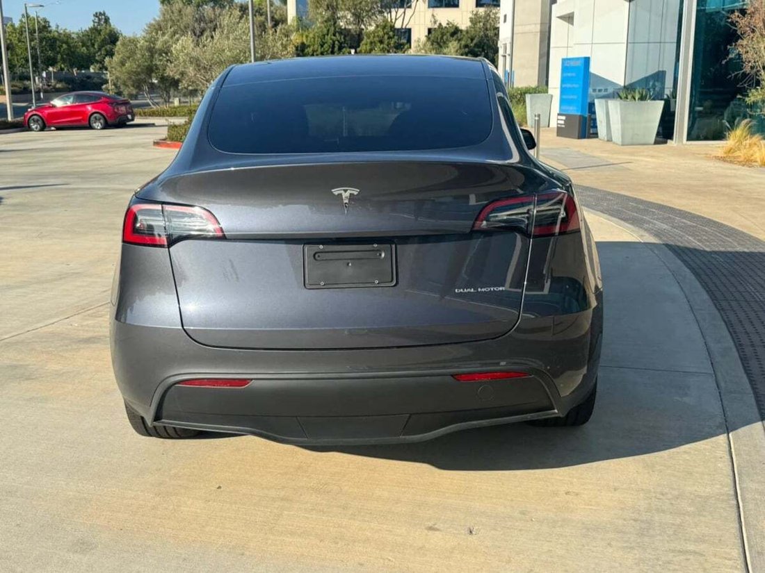 Suv in Newport Beach, CA, United States 4 - 18118370