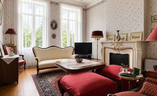 Villa in Le Bourg-Le Vieux Bourg, Lormont, France 1