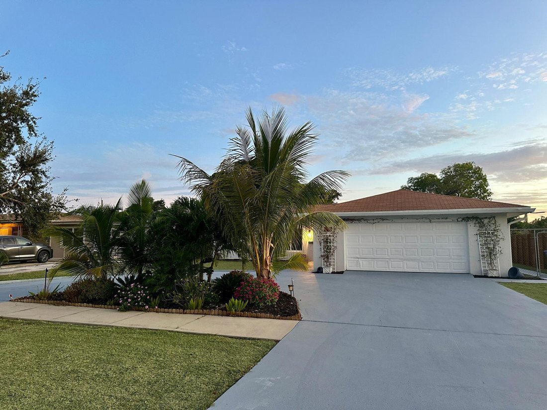 House in Lake Park, Florida, United States 4 - 18322547