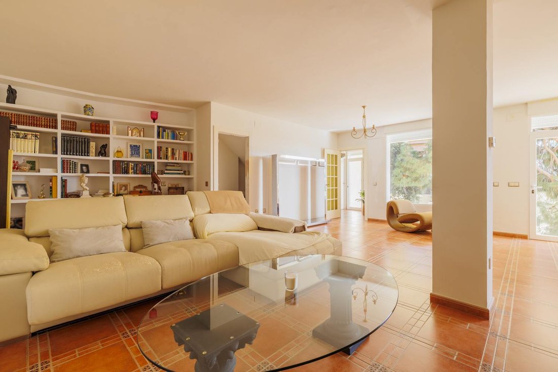 Villa in Valdemorillo, Comunidad de Madrid, Spain 2 - 18417447