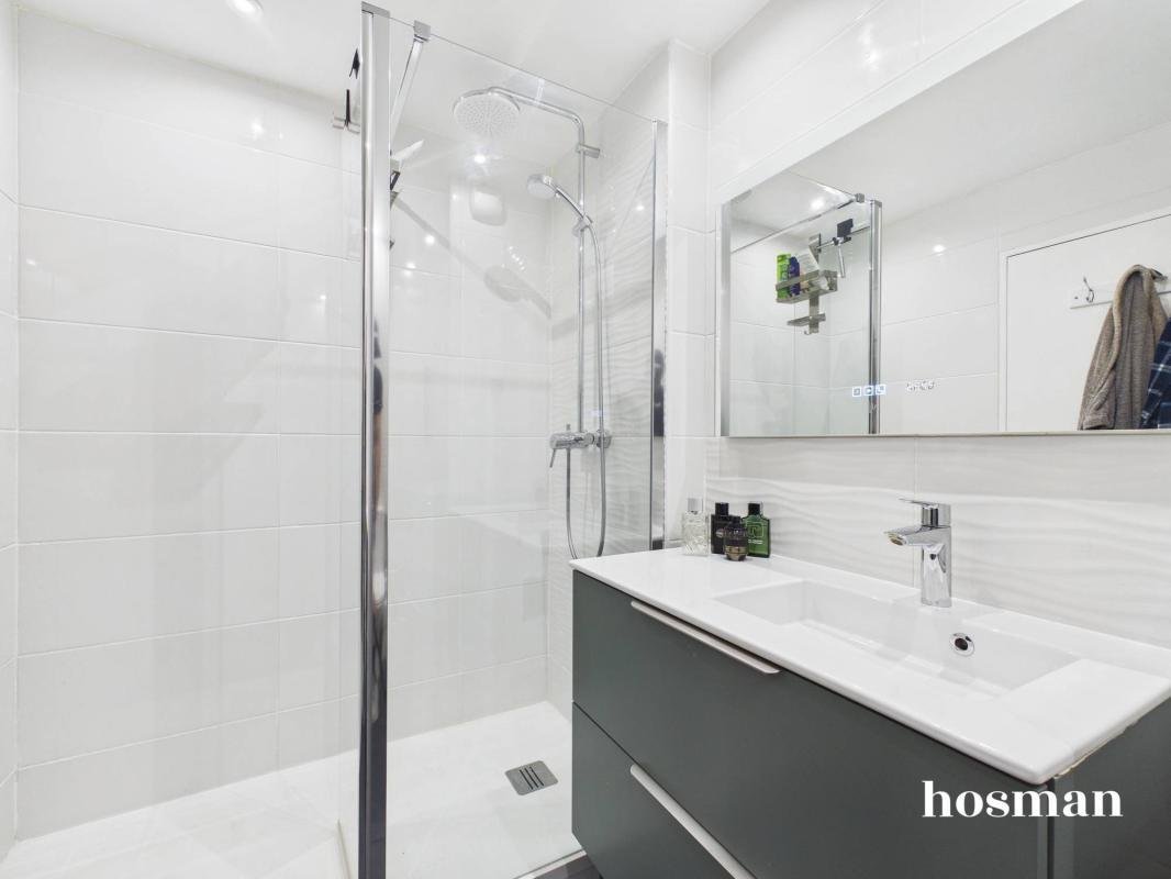Apartment in Chateau d'Eau-Lancry, Paris 10e Arrondissement, Paris 5 - 18409472