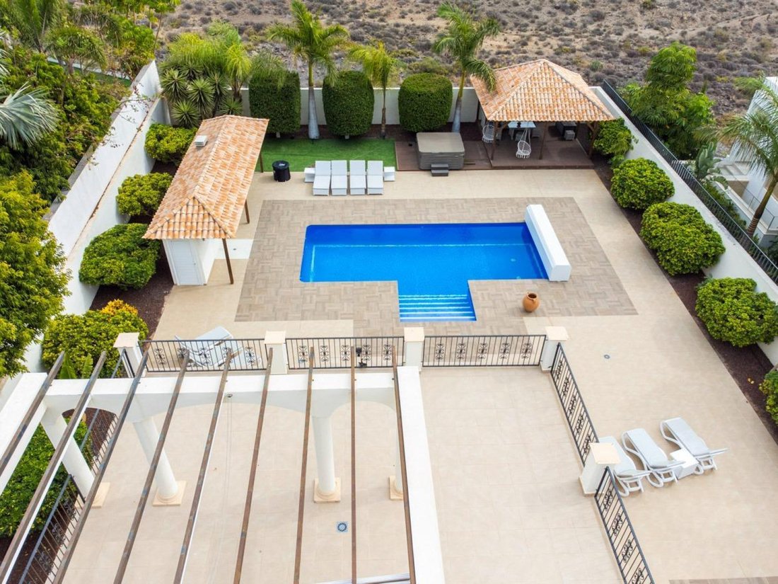 House in La Caleta, Adeje, Canary Islands 2 - 18411380