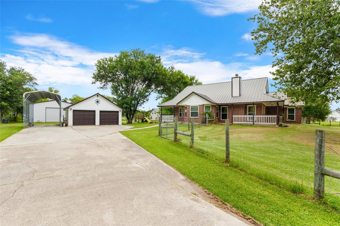 House in Hitchcock, Texas, United States 3 - 18403639