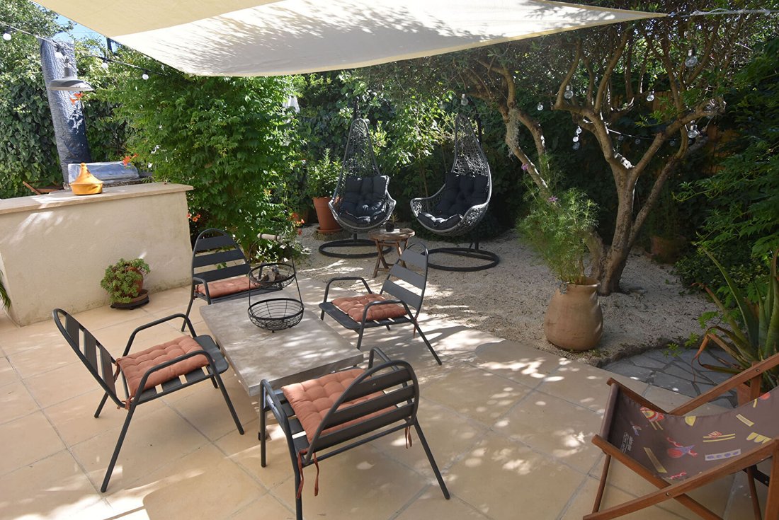 Villa in Saint-Etienne-du-Grès, Provence-Alpes-Côte d'Azur, France 1 - 18405840