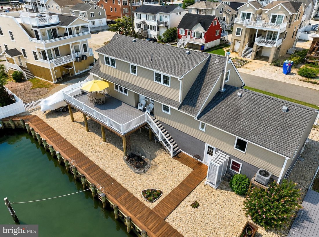 House in Ship Bottom, New Jersey, United States 2 - 18404299